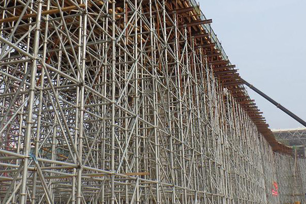 沈陽(yáng)腳手架出租構(gòu)配件常用材料及其特性分析